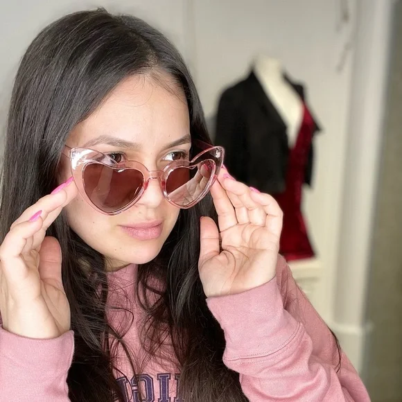 Accessories | Baby Pink Heart Shaped Mirrored Lense  display picture 1